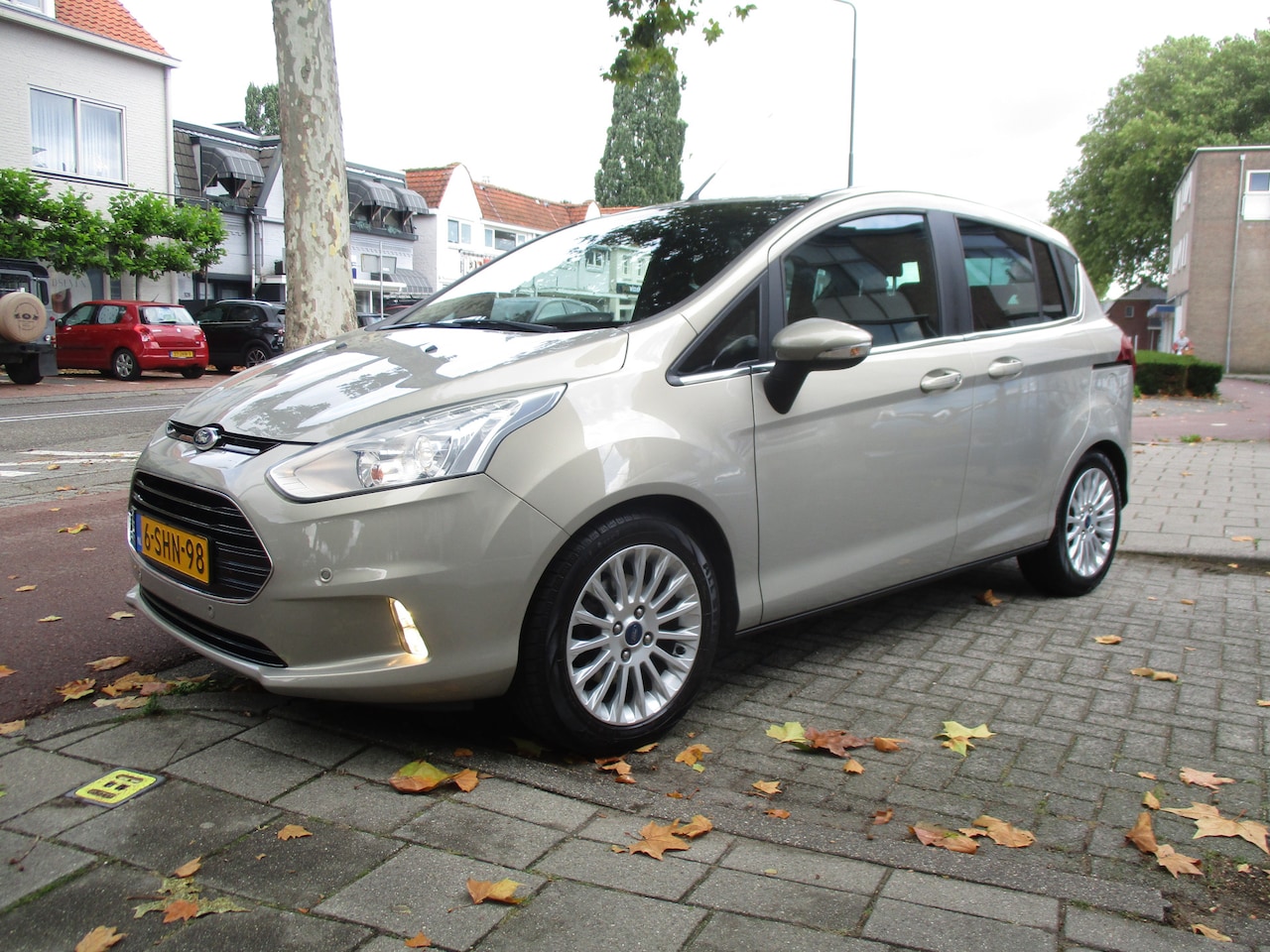 Ford B-Max - 1.6 TI-VCT Titanium / AUTOMAAT / AIRCO / NAVI / LEER / GLAZEN-DAK / 113dkm - AutoWereld.nl