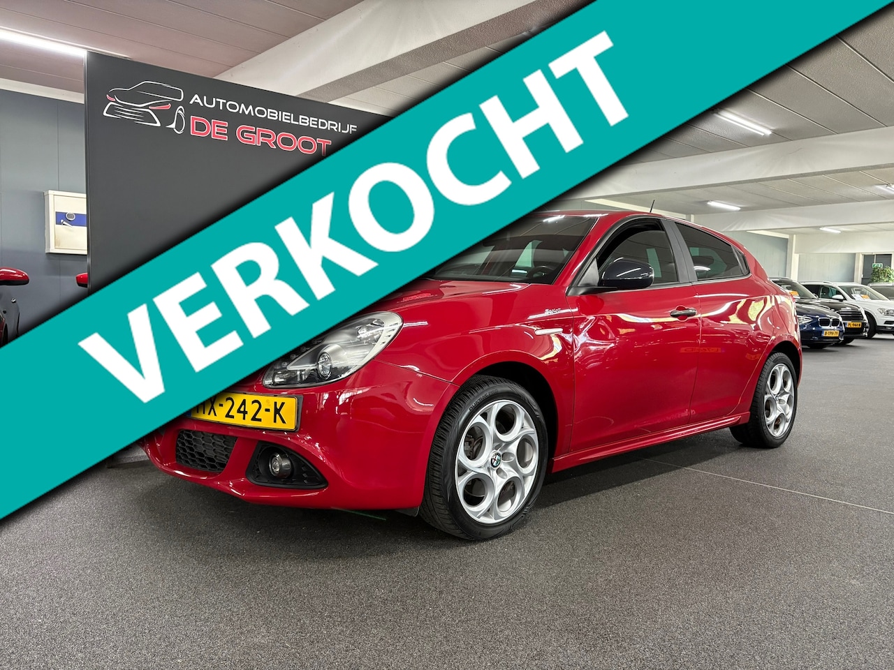 Alfa Romeo Giulietta - 1.4 T Sprint/ NL auto/ Automaat/ LMV/ Parkeersensoren achter - AutoWereld.nl