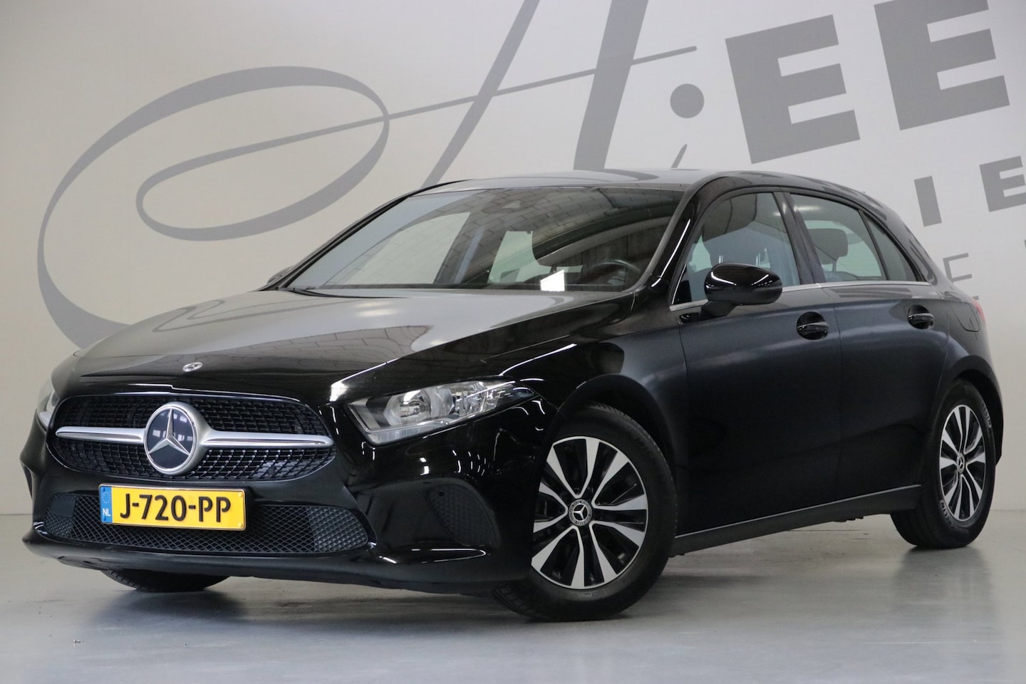 Mercedes-Benz A-klasse - 200/ Apple carplay/ Trekhaak/ DAB/ Achteruitrijcamera - AutoWereld.nl