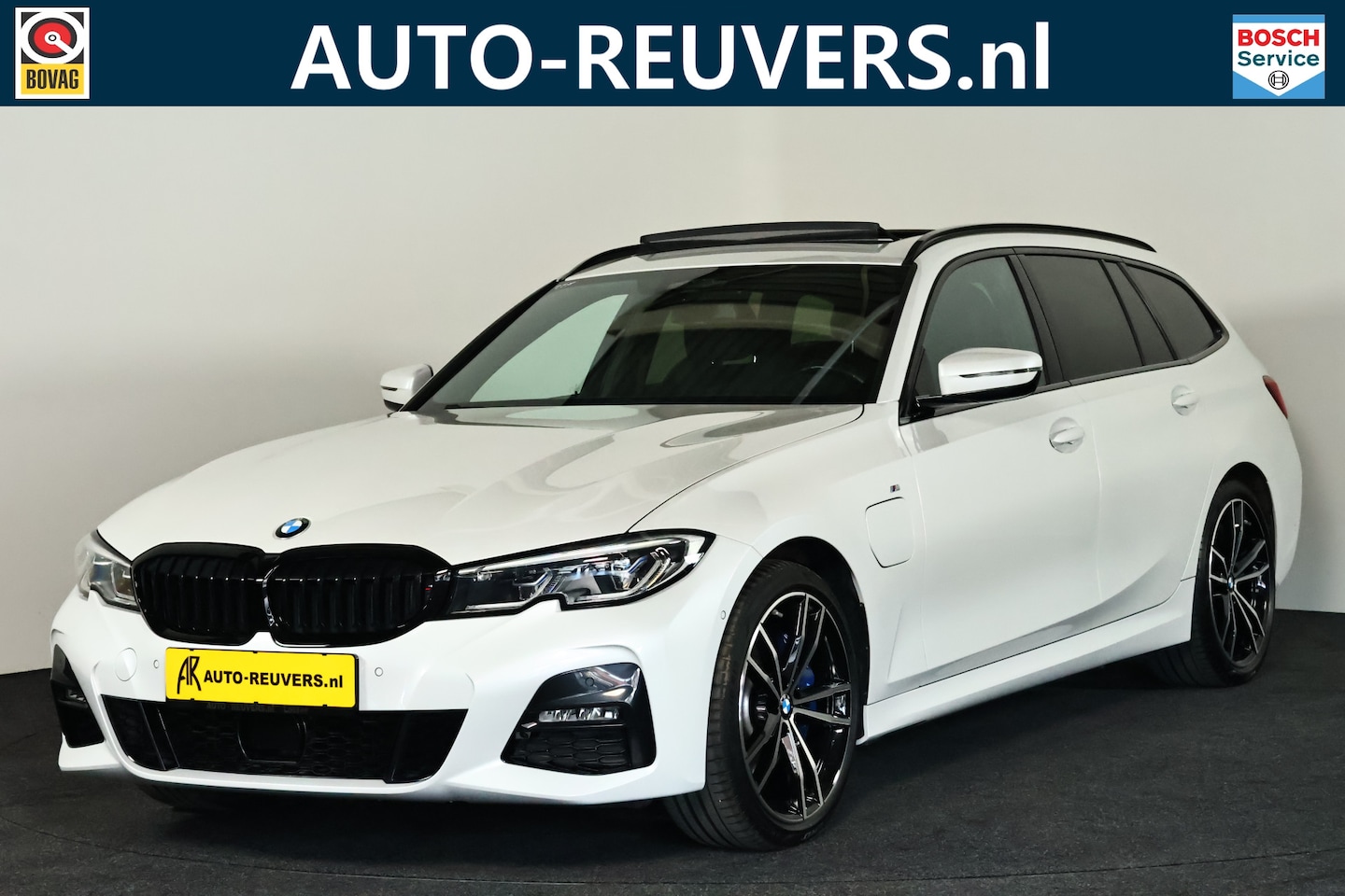BMW 3-serie - 330e M-Sport Pro Panorama / Opendak / Pilot assist / Harmankardon / HUD - AutoWereld.nl