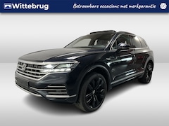 Volkswagen Touareg - 3.0 TSi eHybrid 4MOTION Elegance / AUTOMAAT/ 381PK/ PANO/ TREKHAAK/ LEER/ LUCHTVERING/ APP