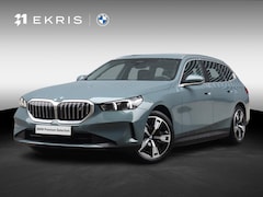 BMW i5 Touring - eDrive40 | Pure Edition | Driving Assistant Plus | Verwarmbare Voorstoelen | Harman Kardon