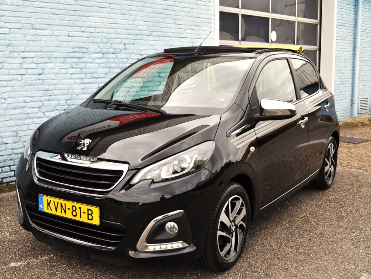 Peugeot 108 - 1.0 Allure TOP schd. act nav crc - AutoWereld.nl