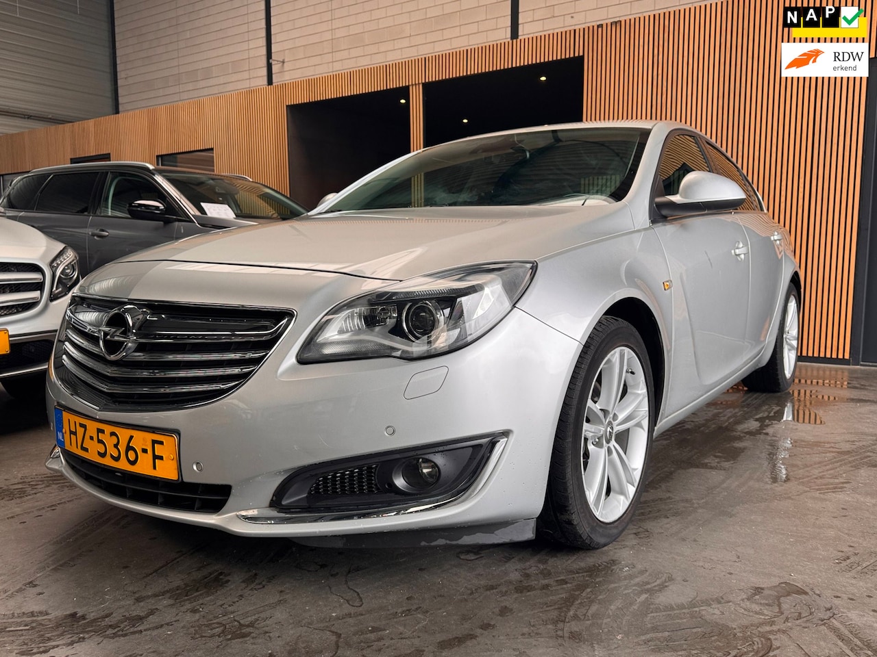 Opel Insignia - 1.4 T EcoFLEX Business+ Airco|Cruise|Navi|PDC|NAP - AutoWereld.nl