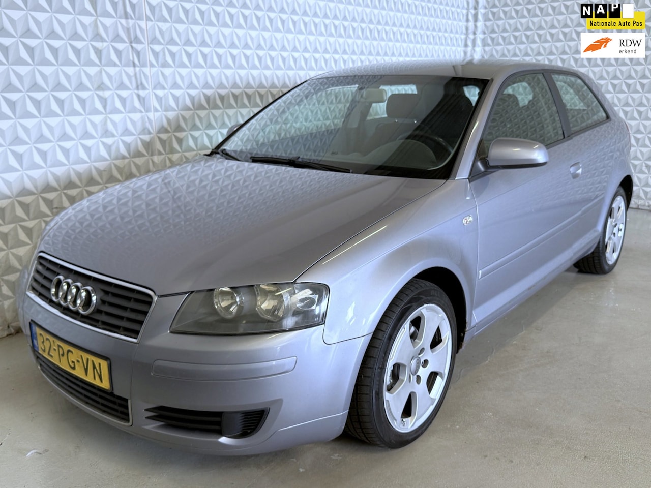 Audi A3 - 1.9 TDI 77KW Attraction Clima Cruise Sportvelgen(2004) - AutoWereld.nl