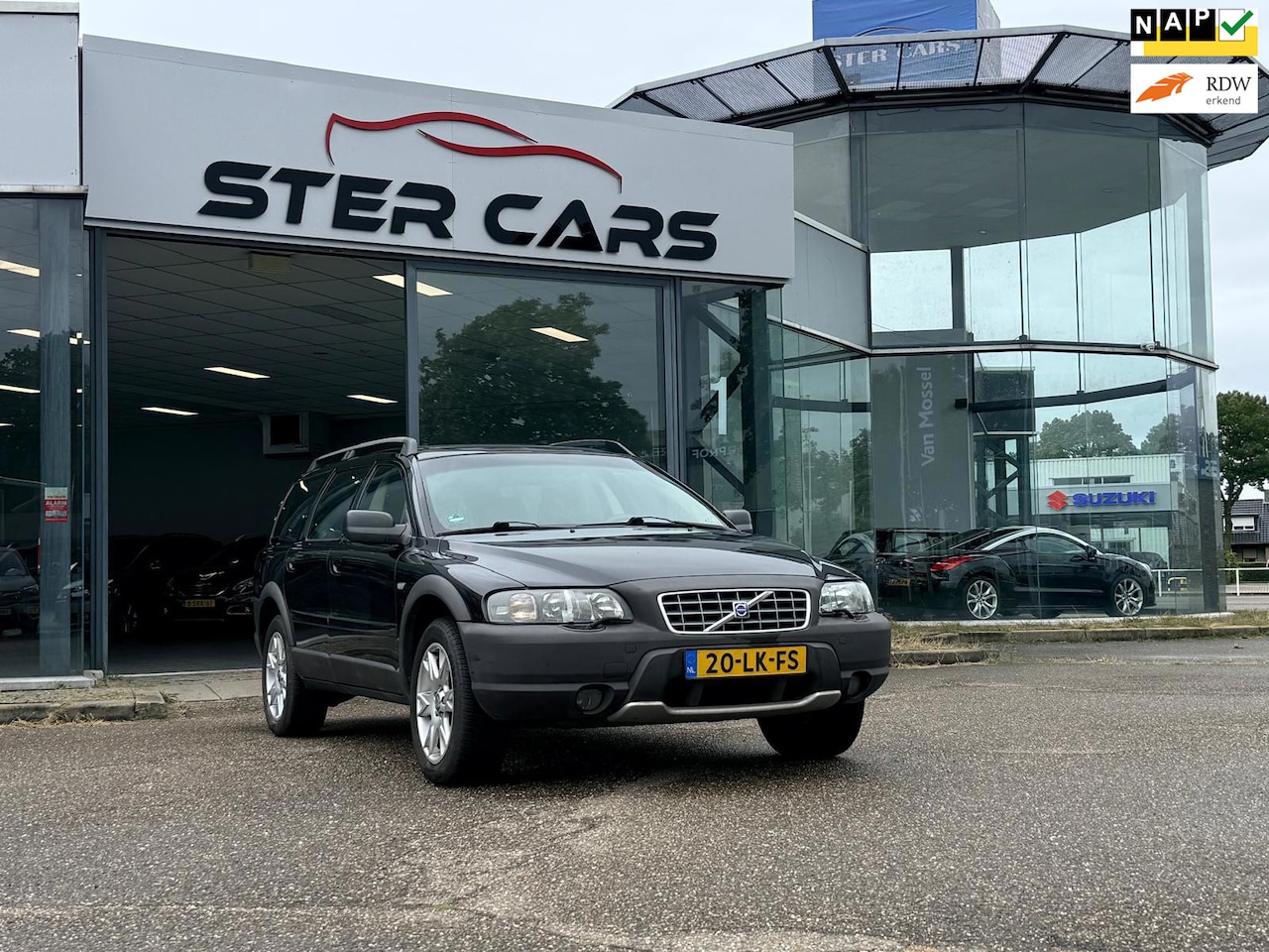 Volvo XC70 - 2.5 T Geartronic Comfort Line|Automaat|Nieuw APK|NAP|Leer| - AutoWereld.nl