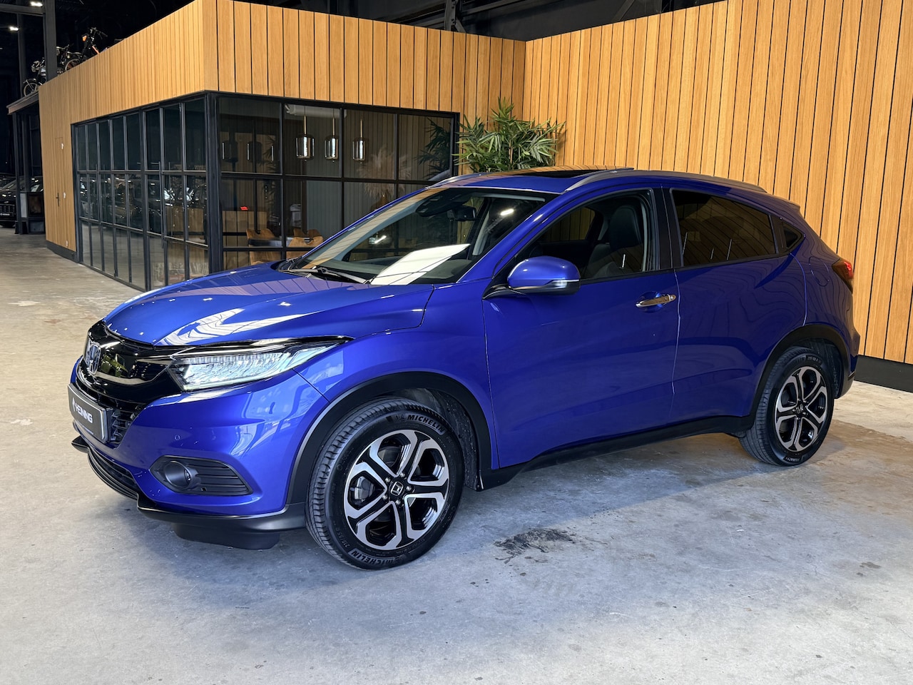 Honda HR-V - 1.5 i-VTEC Executive Automaat. Pano. Camera. Nav. Trekhaak. Van eerste eigenaar met NAP. - AutoWereld.nl
