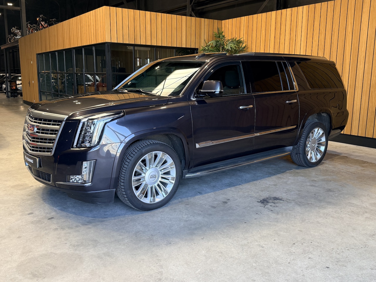 Cadillac Escalade - 6.2 V8 Platinum ESV Verlengde uitvoering met 8 zitplaatsen !! Europese auto - AutoWereld.nl