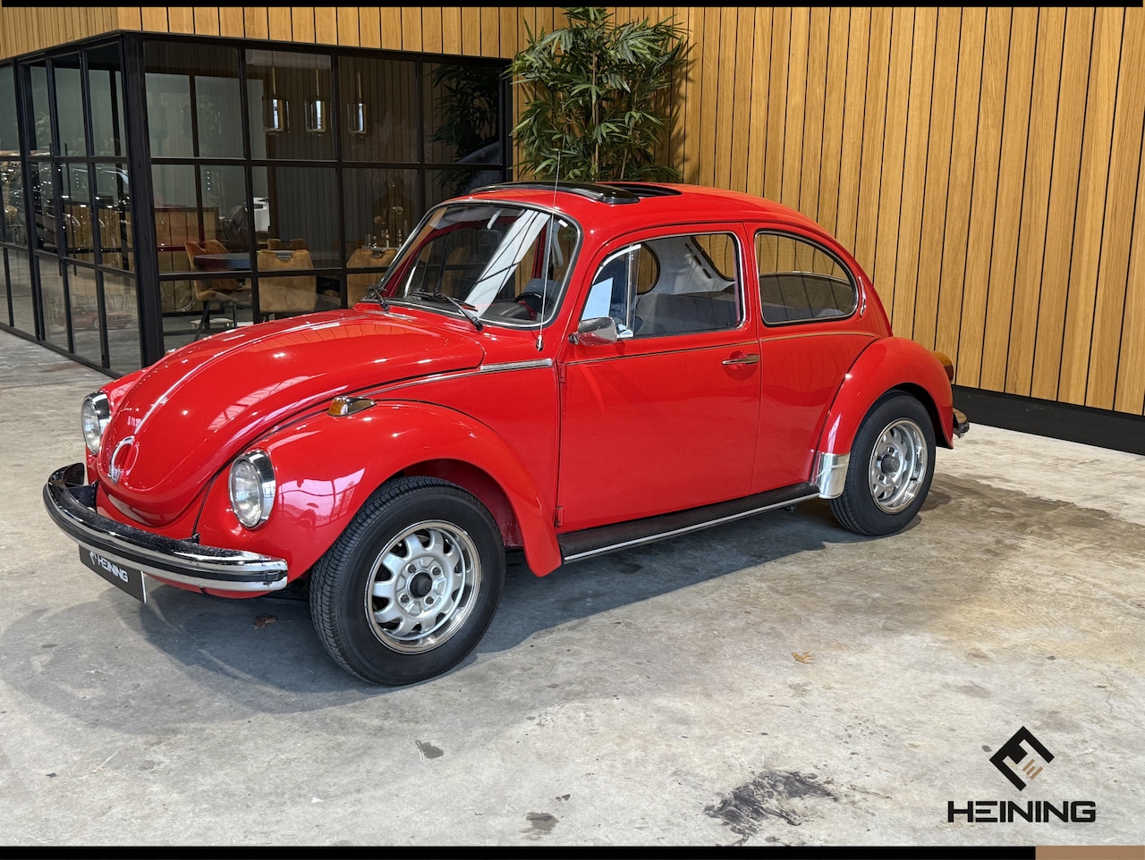 Volkswagen Kever - 1303 S Met Schuifdak en Weltmeister velgen. Hollandse auto. - AutoWereld.nl