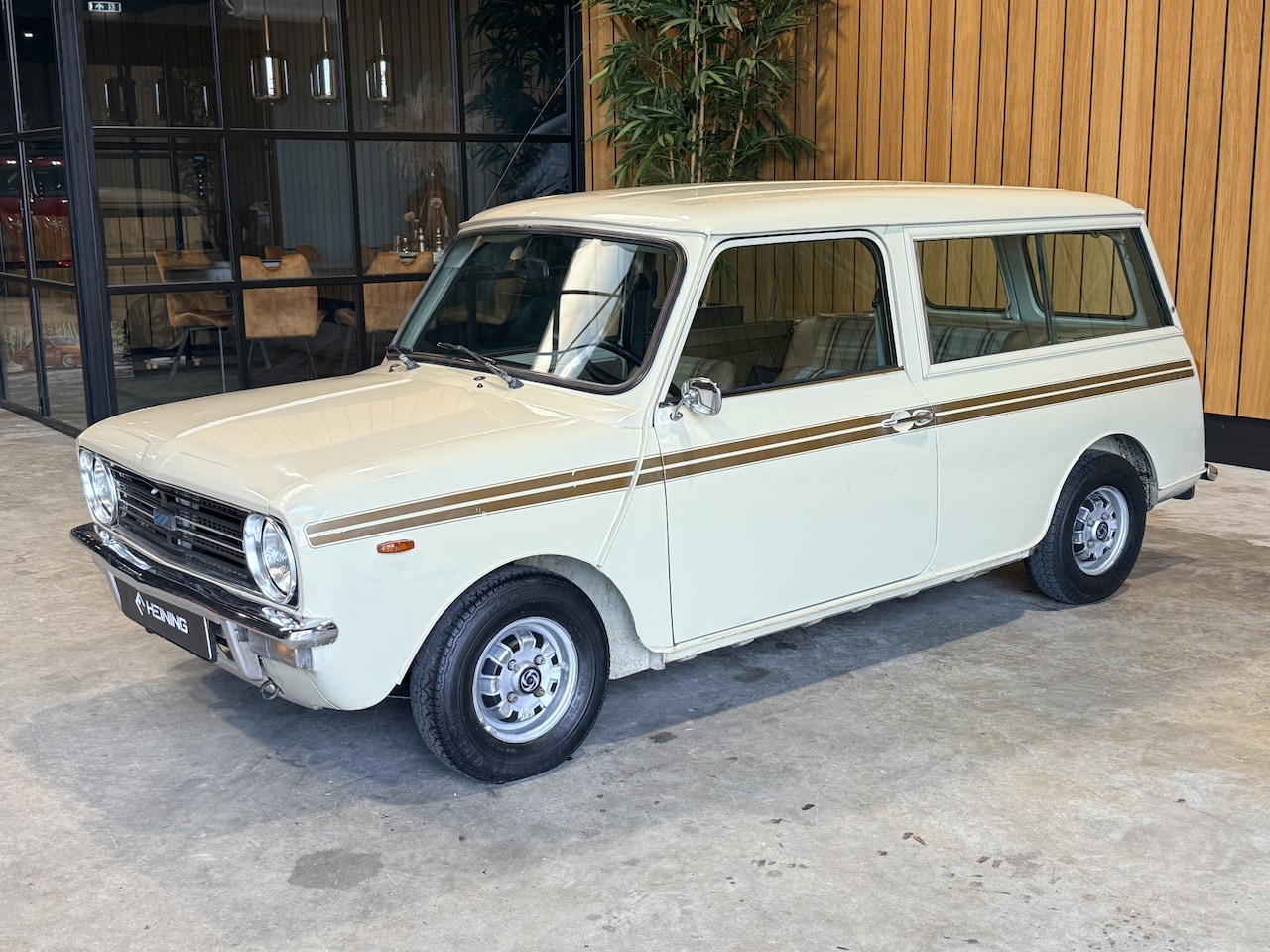 MINI Clubman - Austin 1100 Estate Gave Italiaanse auto. Hoedenplank - AutoWereld.nl