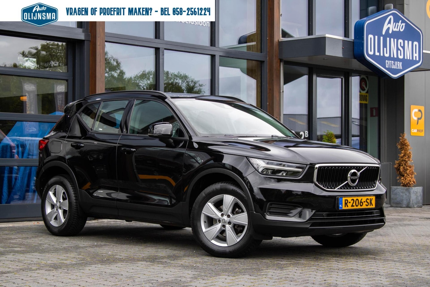 Volvo XC40 - 1.5 T3 Momentum|Stoelverwarming|Camera|Trekhaak|Leer| - AutoWereld.nl