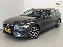 Volvo V60 - 2.0 T5 Momentum / NL-auto / Leder / CarPlay / Trekhaak