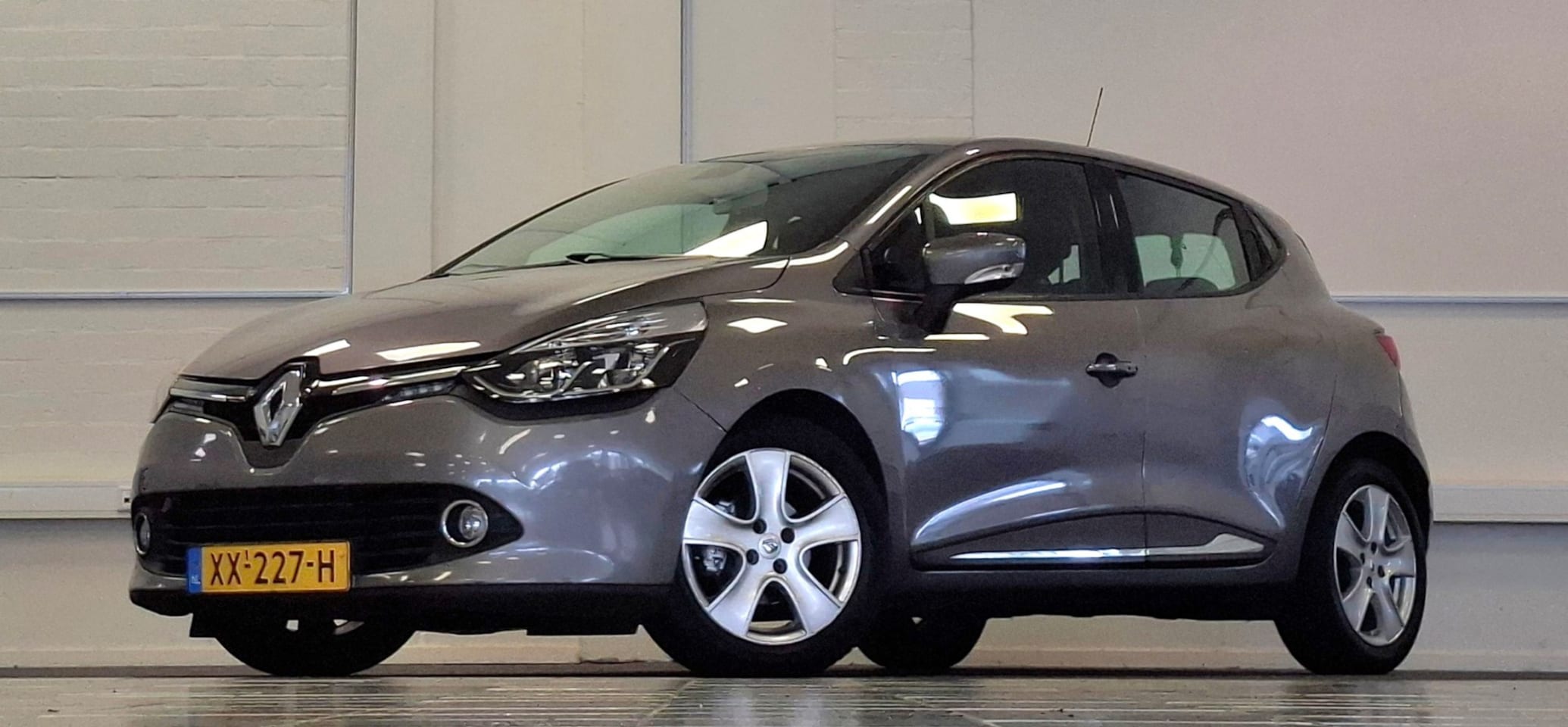 Renault Clio - 0.9 TCe Dynamique Navigatie Garantie Nieuwe APK Mooi! - AutoWereld.nl