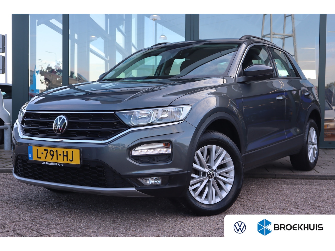Volkswagen T-Roc - 1.5 TSI Style 150PK | Airco | Cruise control adaptief | Navigatiesysteem - AutoWereld.nl