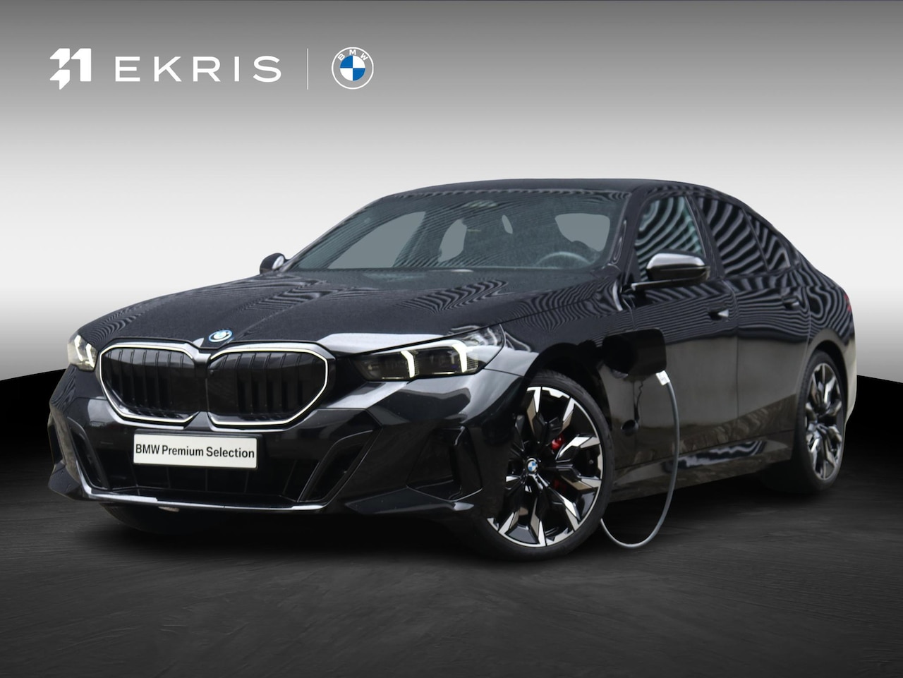 BMW 5-serie - Sedan 550e xDrive | M Sportpakket Pro | Innovation Pack | Panodak | Adaptief Onderstel Pro - AutoWereld.nl