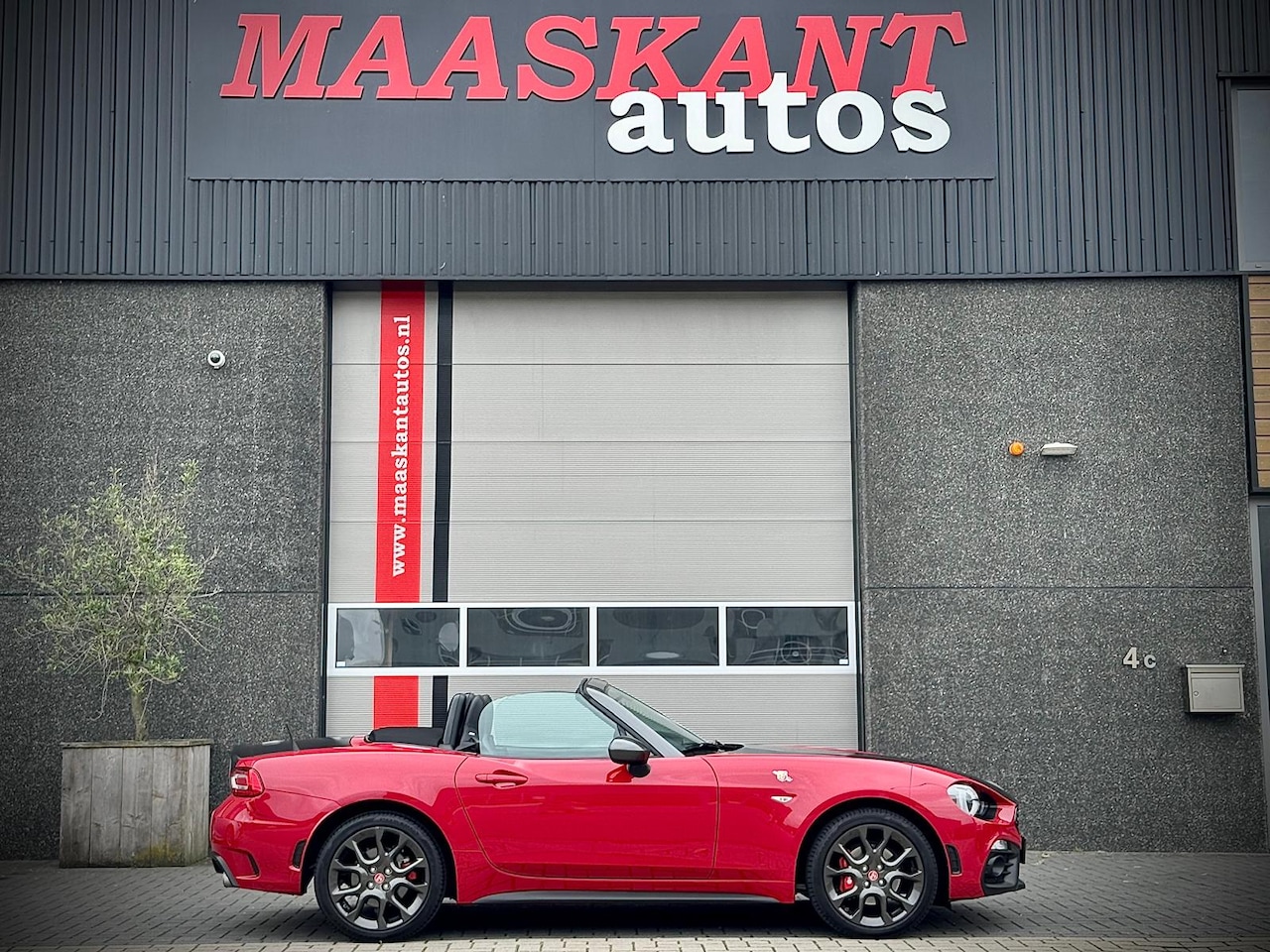 Abarth 124 spider - 1.4 MultiAir Turbo / Aut / 170pk / Record Monza exhaust / Only 24403km / 1ST OWNER! - AutoWereld.nl