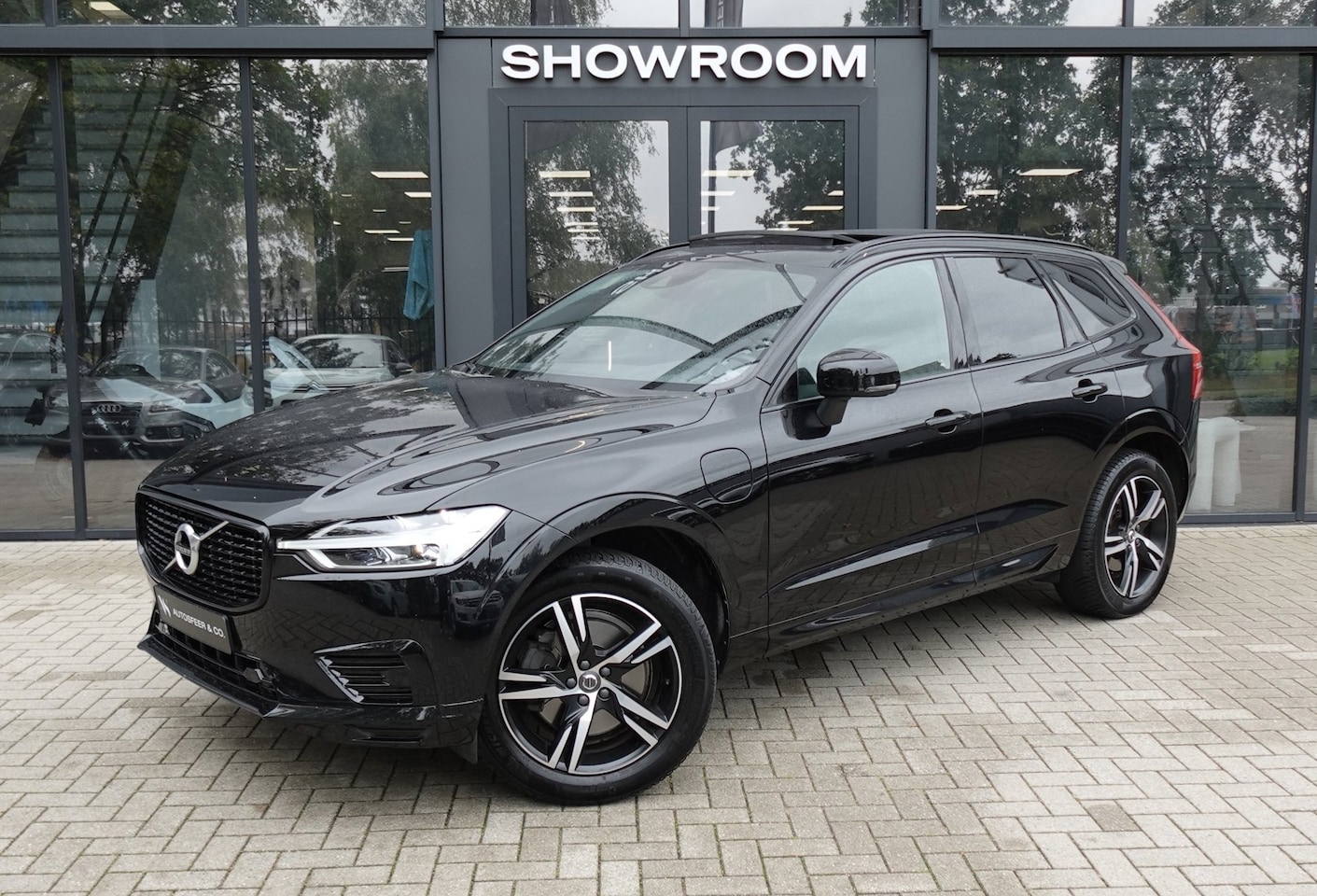 Volvo XC60 - 2.0 T8 Twin Engine AWD Inscription PANO EYLESS CAM - AutoWereld.nl
