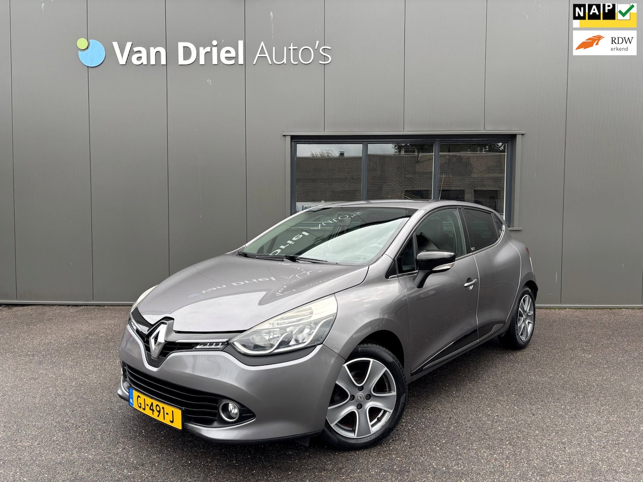 Renault Clio - TCe 90 Night&Day / RLink Navigatie / Parkeersensoren achter! - AutoWereld.nl