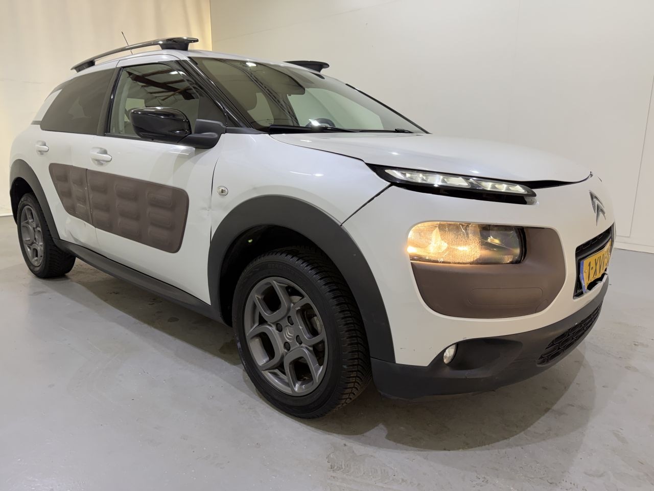 Citroën C4 Cactus - 1.2 PureTech 82 Shine Automaat - AutoWereld.nl