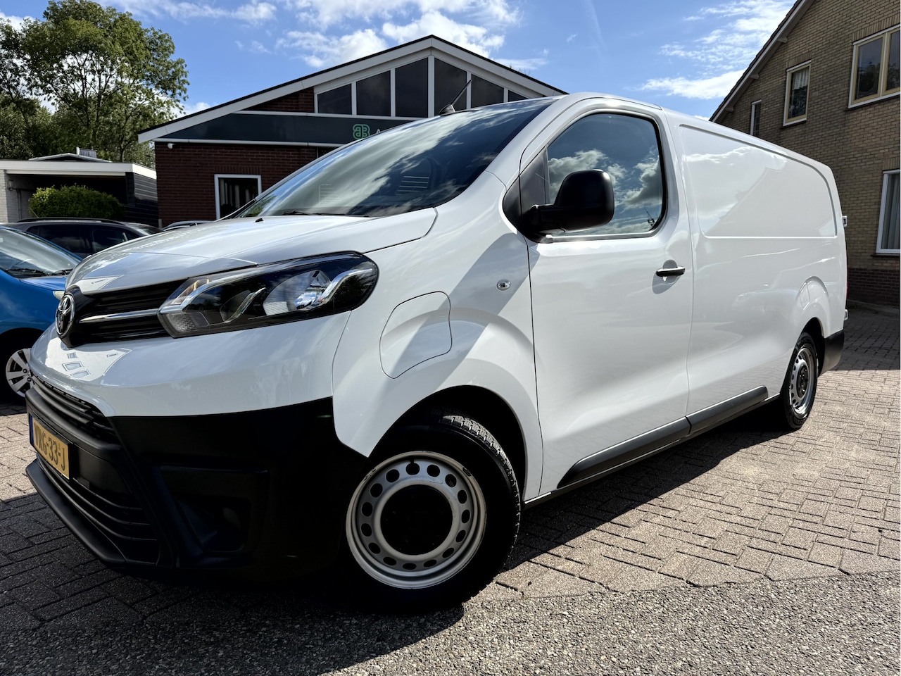 Toyota ProAce Electric Worker - Extra Range Cool Comfort Long Trekhaak, 3-Persoons, Cruise Controll - AutoWereld.nl