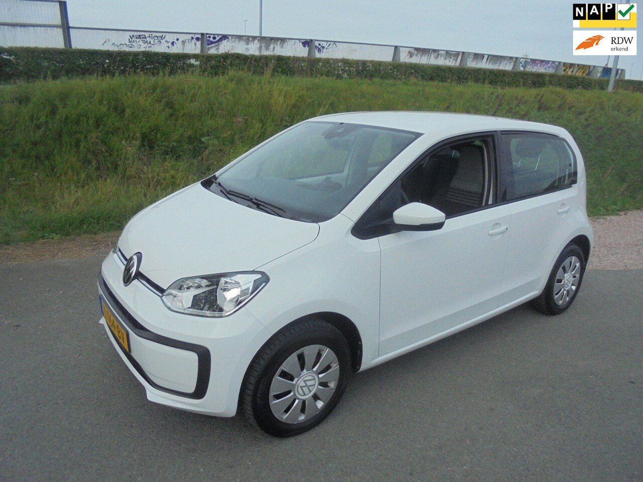 Volkswagen Up! - Volkswagen Up 1.0 benzine airco 71.000 KM eerste eigenaar - AutoWereld.nl