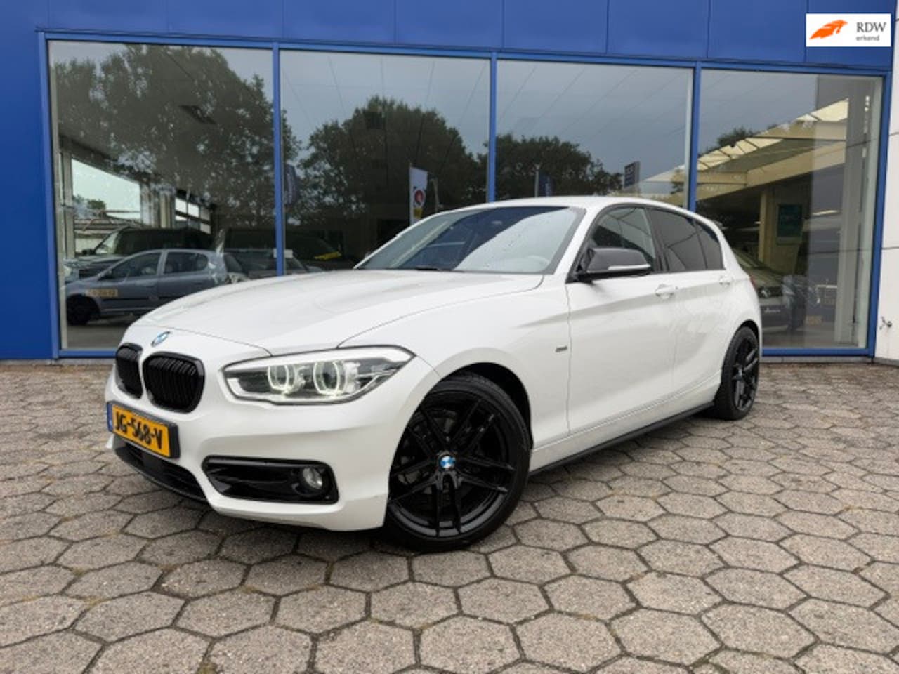 BMW 1-serie - 118i Centennial SportLine High Executive - AutoWereld.nl
