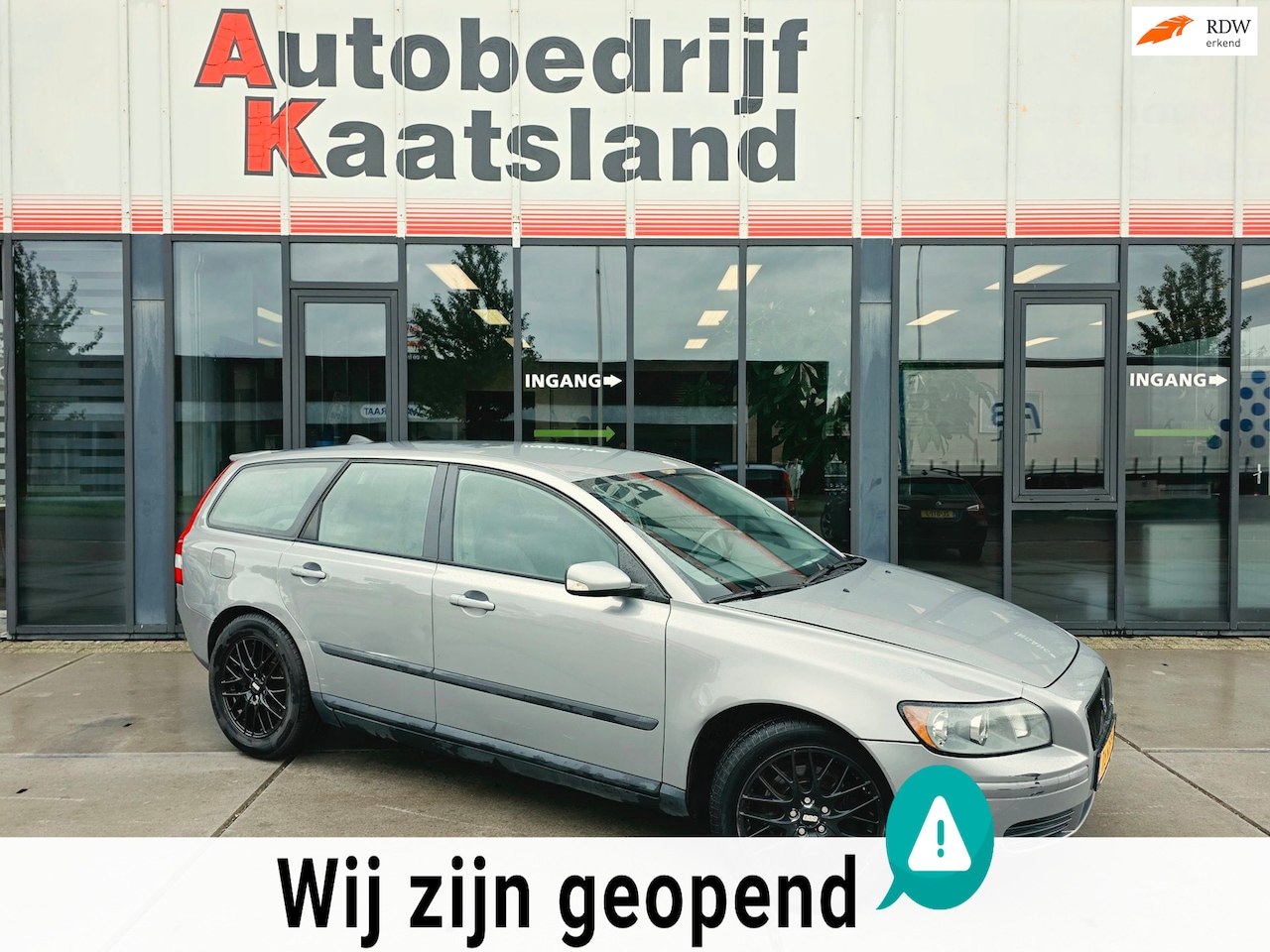 Volvo V50 - 2.4 Momentum - Automaat - Trekhaak - Nieuwe APK - AutoWereld.nl