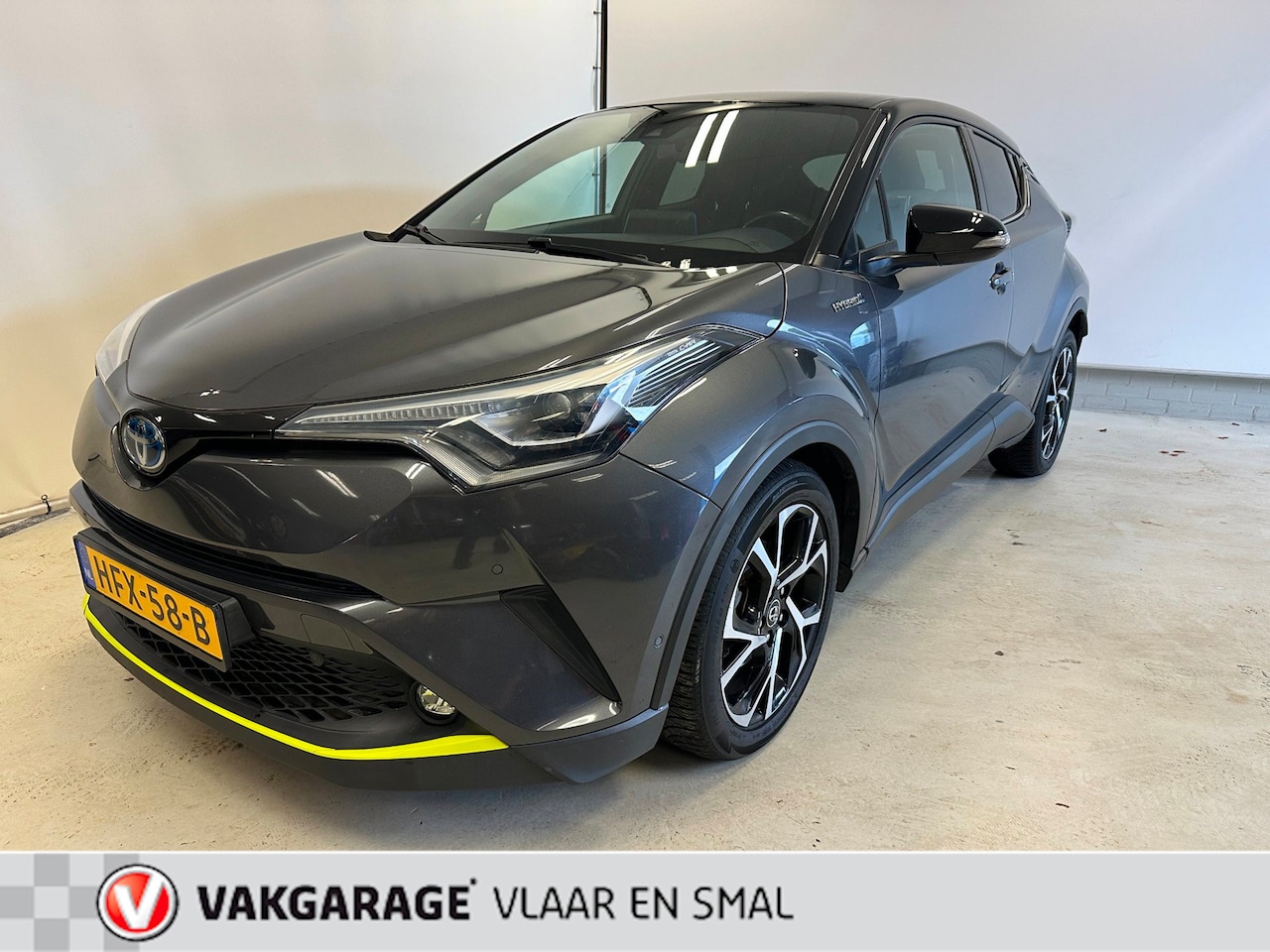 Toyota C-HR - 1.8 Hybrid First Edition Leder interiuer -trekhaak-Navigatie-Camera-4 seizoensbanden. - AutoWereld.nl