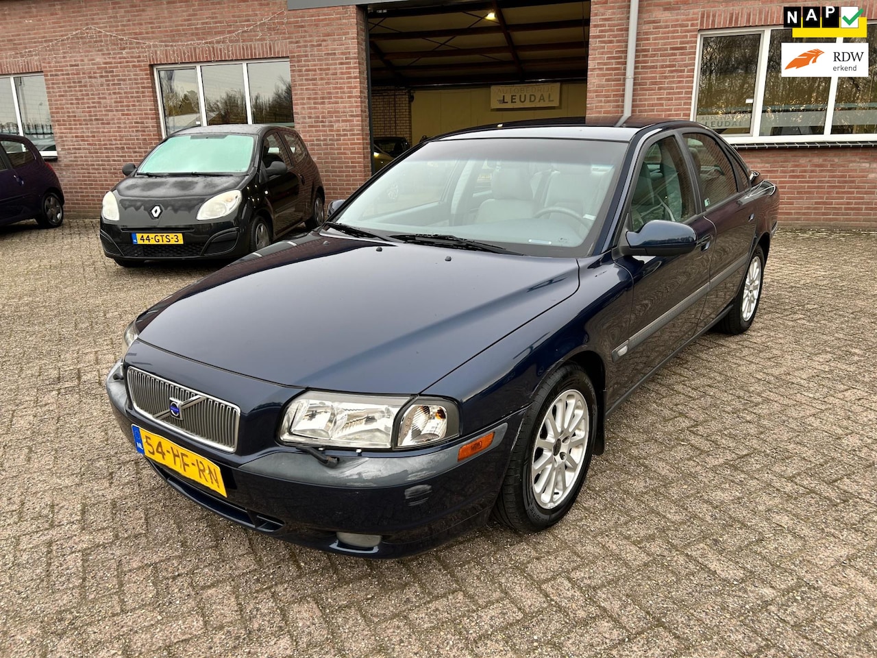 Volvo S80 - 2.4 Climate Line // Nieuwe APK // lage km-stand - AutoWereld.nl