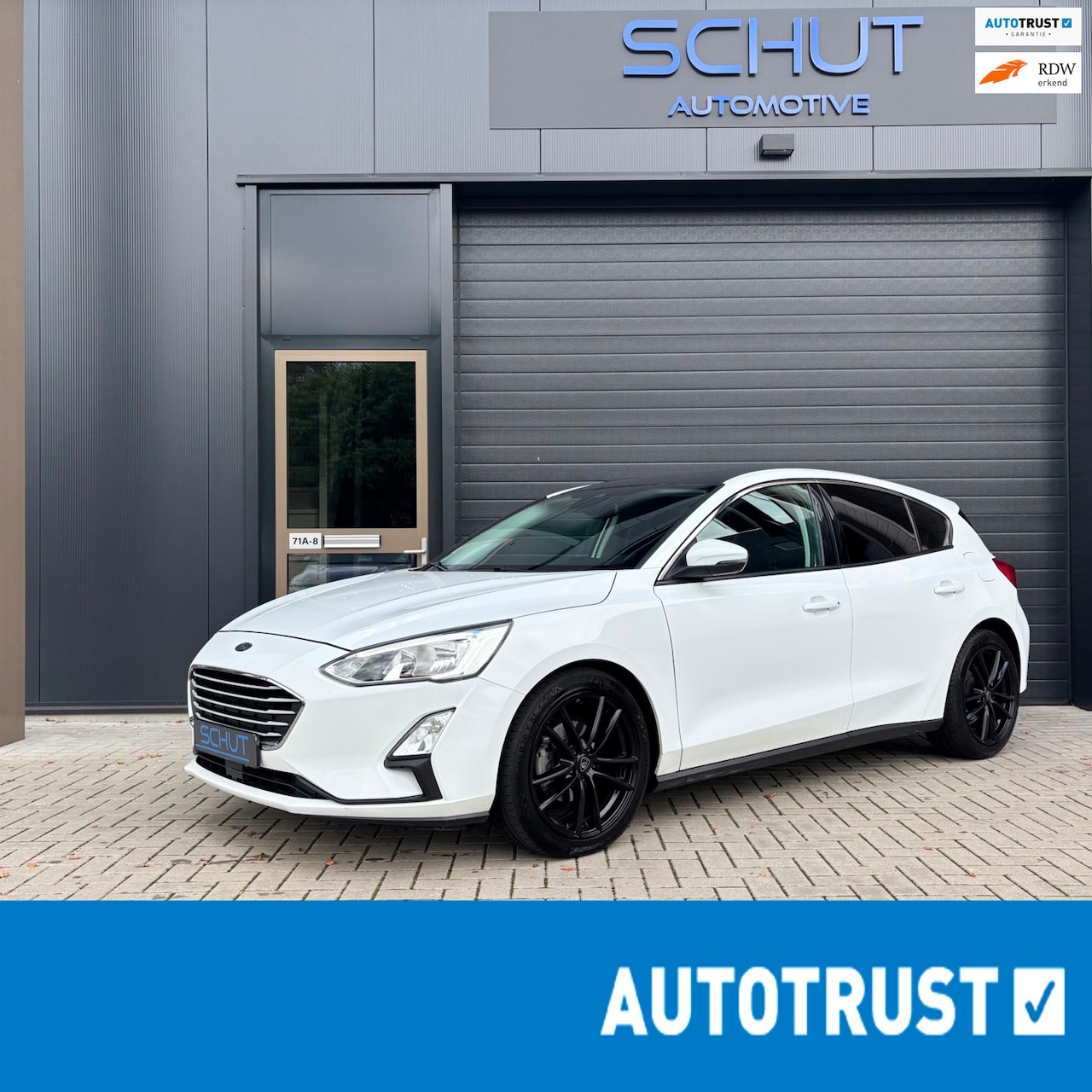 Ford Focus - 125pk SPORT Edition CARPLAY | 18INCH | BLACK WHITE | AIRCO | STOER - AutoWereld.nl