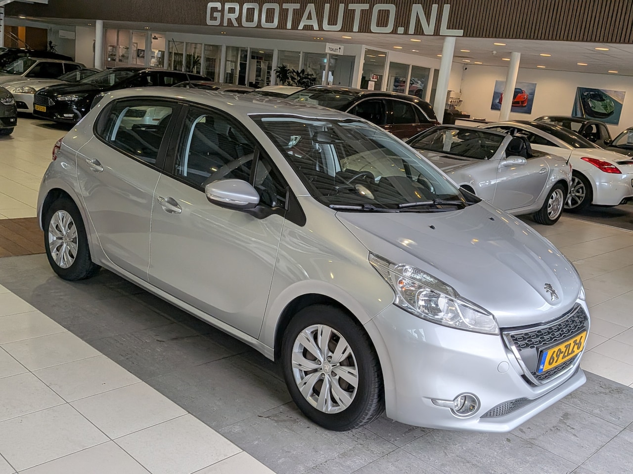 Peugeot 208 - 1.2 VTi Access Airco, Cruise Control, Stuurbekrachtiging - AutoWereld.nl