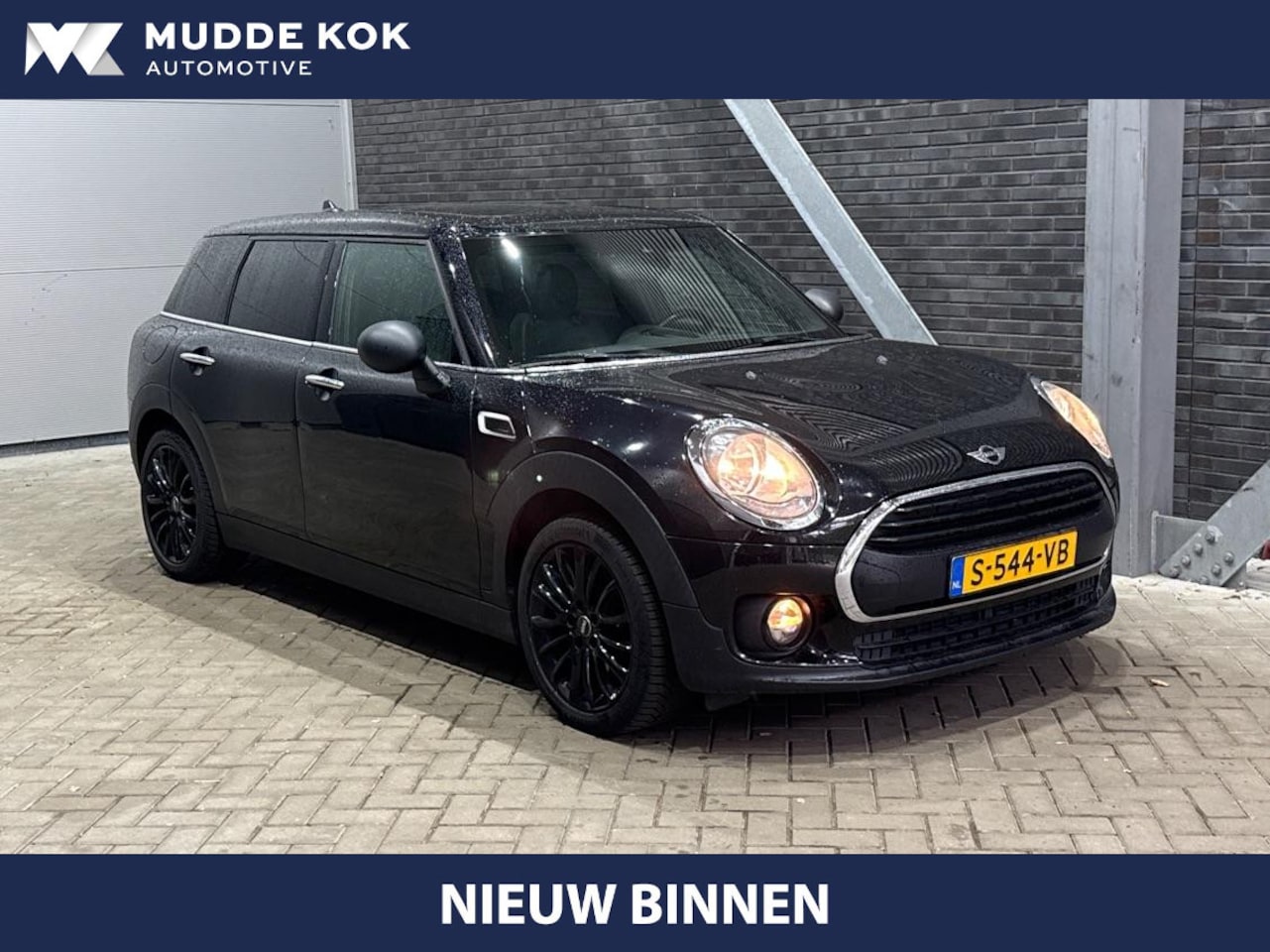 MINI Clubman - 1.5 One D Chili Serious Business | Panoramadak | Automaat | Navigatie | Cruise Control | A - AutoWereld.nl