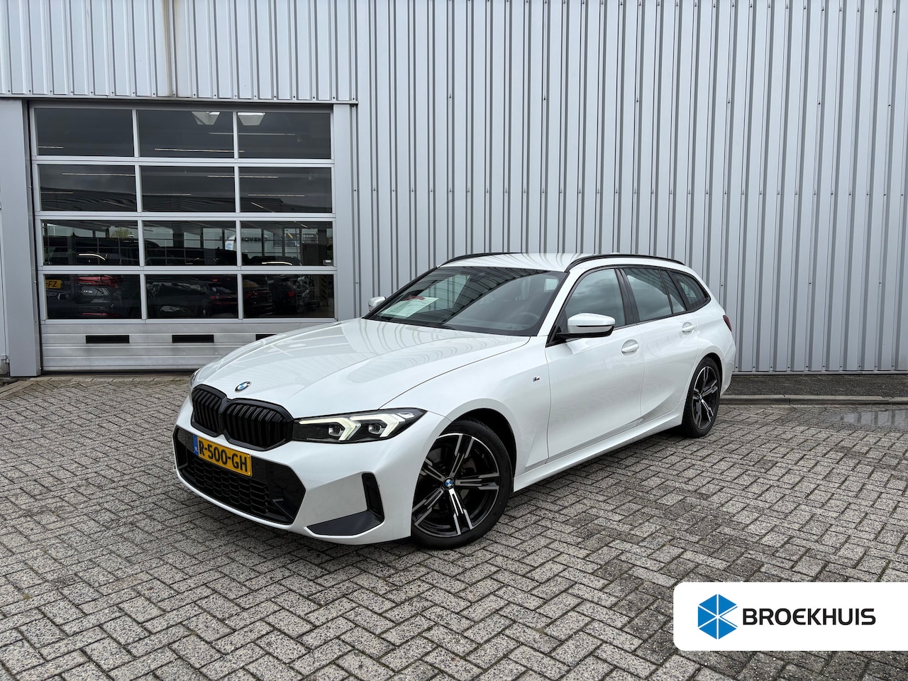 BMW 3-serie Touring - 320i 184PK | M-sport | Sfeerverlichting | Ledere Bekleding | Stoelverwarming | 18''LMV - AutoWereld.nl