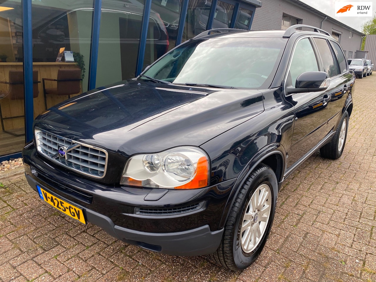 Volvo XC90 - 2.4 D5 Momentum Automaat GRIJS KENTEKEN / YOUNGTIMER - AutoWereld.nl