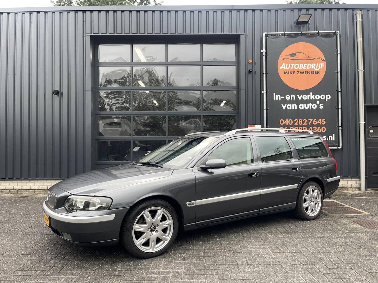 Volvo V70 - 2.5 T 210PK Comfort Line LEER|XENON|CRUISE CONTROL|STOELVERWARMING - AutoWereld.nl