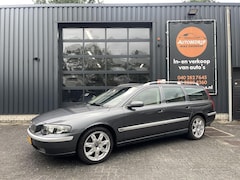 Volvo V70 - 2.5 T 210PK Comfort Line LEER|XENON|CRUISE CONTROL|STOELVERWARMING