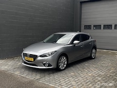 Mazda 3 - 3 2.0 GT-M | Leder | Navi | HUD | PDC | Lichtmetalen velgen |
