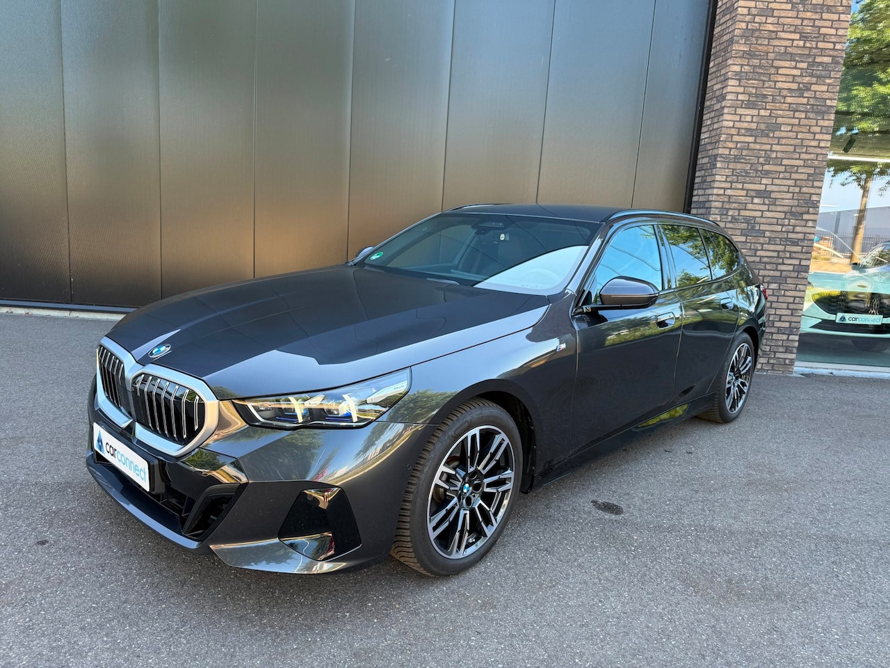 BMW 5-serie Touring - 520i Touring M-sport Trekhaak, Navi prof, Winter, HUD, Leder, Stoelkoel BOMVOL! - AutoWereld.nl