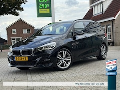 BMW 2-serie Gran Tourer - 218i 140pk M-Sport / 7-Persoons / Trekhaak / Stoelverwarming / Led / Cruise / Navi / 18*In