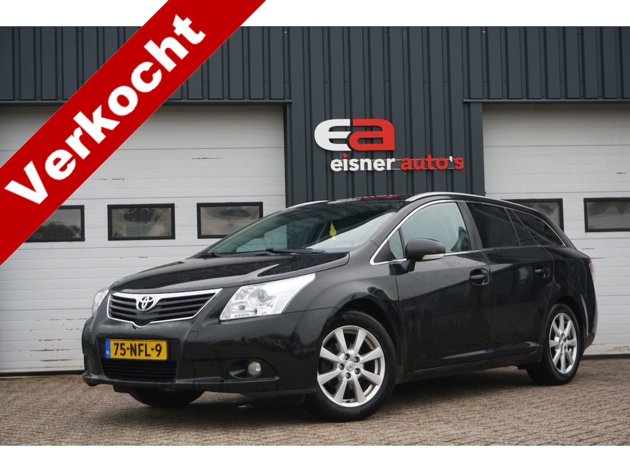 Toyota Avensis Wagon - 2.0 VVTi Executive Automaat | LEDER | STOELVERW. | CAMERA | NAVI | - AutoWereld.nl