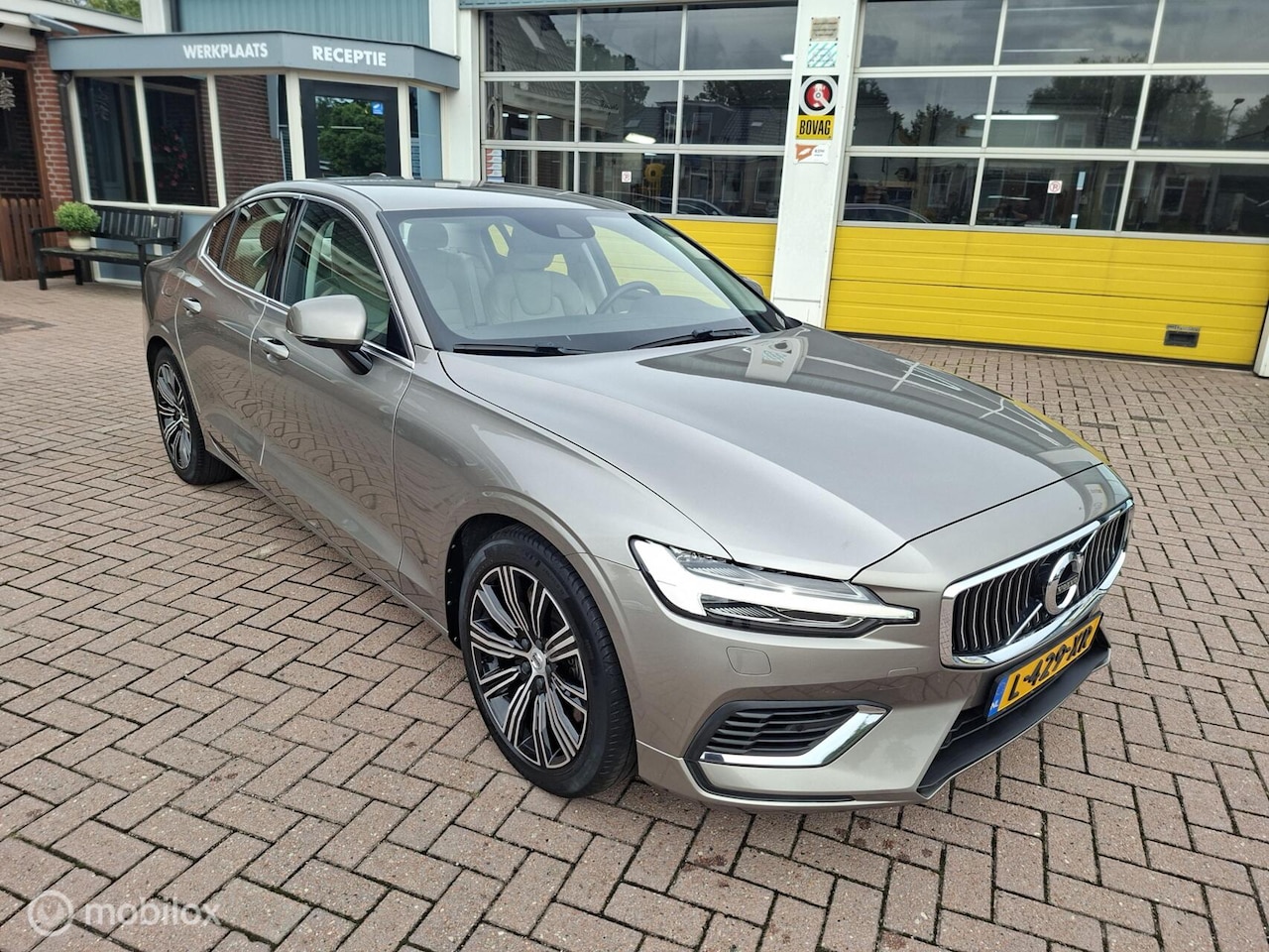 Volvo S60 - 2.0 Recharge T6 AWD Inscription 2.0 Recharge T6 AWD Inscription - AutoWereld.nl