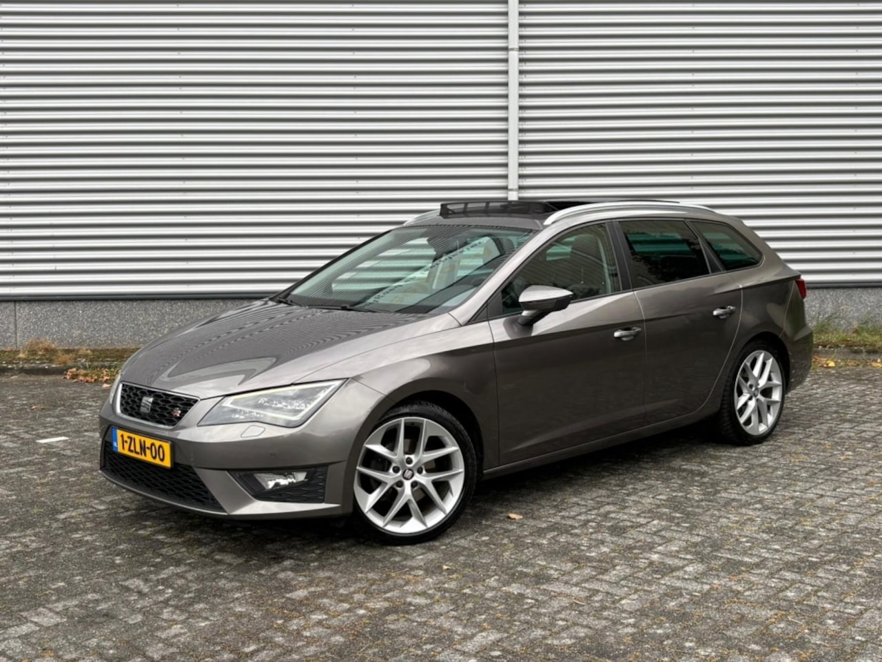 SEAT Leon ST - FR 1.4 TSI Dyn. PANO STOELVW ADAPTIVE CC NAVI - AutoWereld.nl