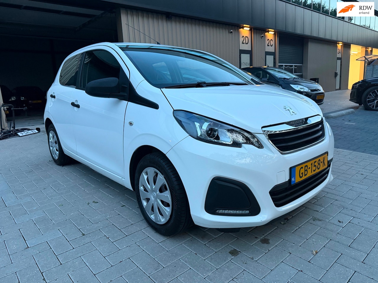 Peugeot 108 - 1.0 e-VTi Access | recent groot onderhoud gehad en 4 nieuwe banden! - AutoWereld.nl