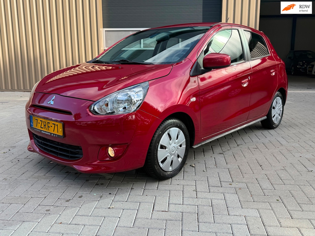 Mitsubishi Space Star - 1.2 Invite | lage km stand | automaat | airco | dealer onderhouden | parkeersensoren - AutoWereld.nl