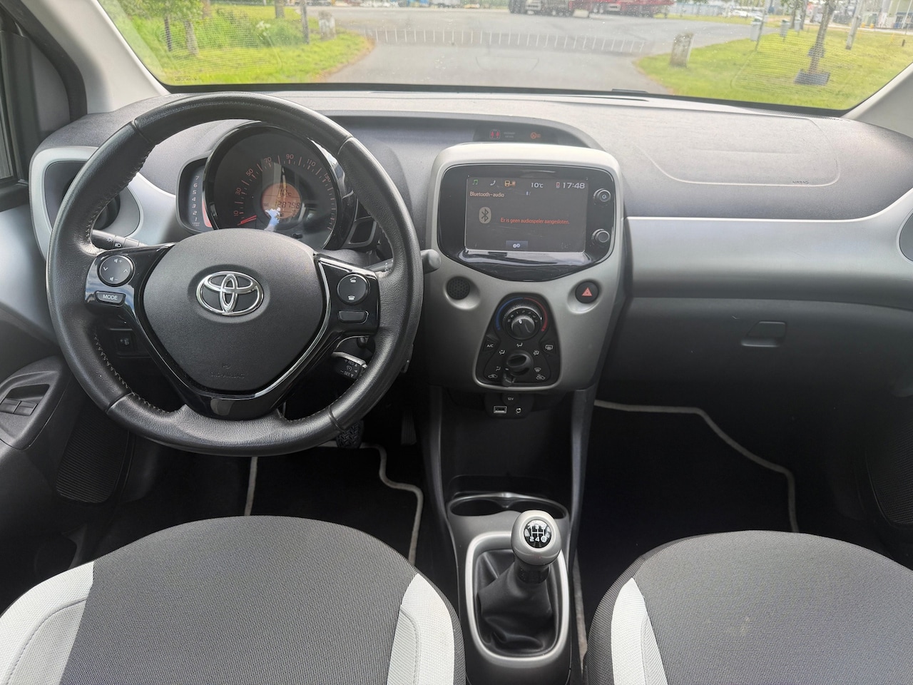 Toyota Aygo - 1.0 VVT-i x-cite 1.0 VVT-i x-cite - AutoWereld.nl