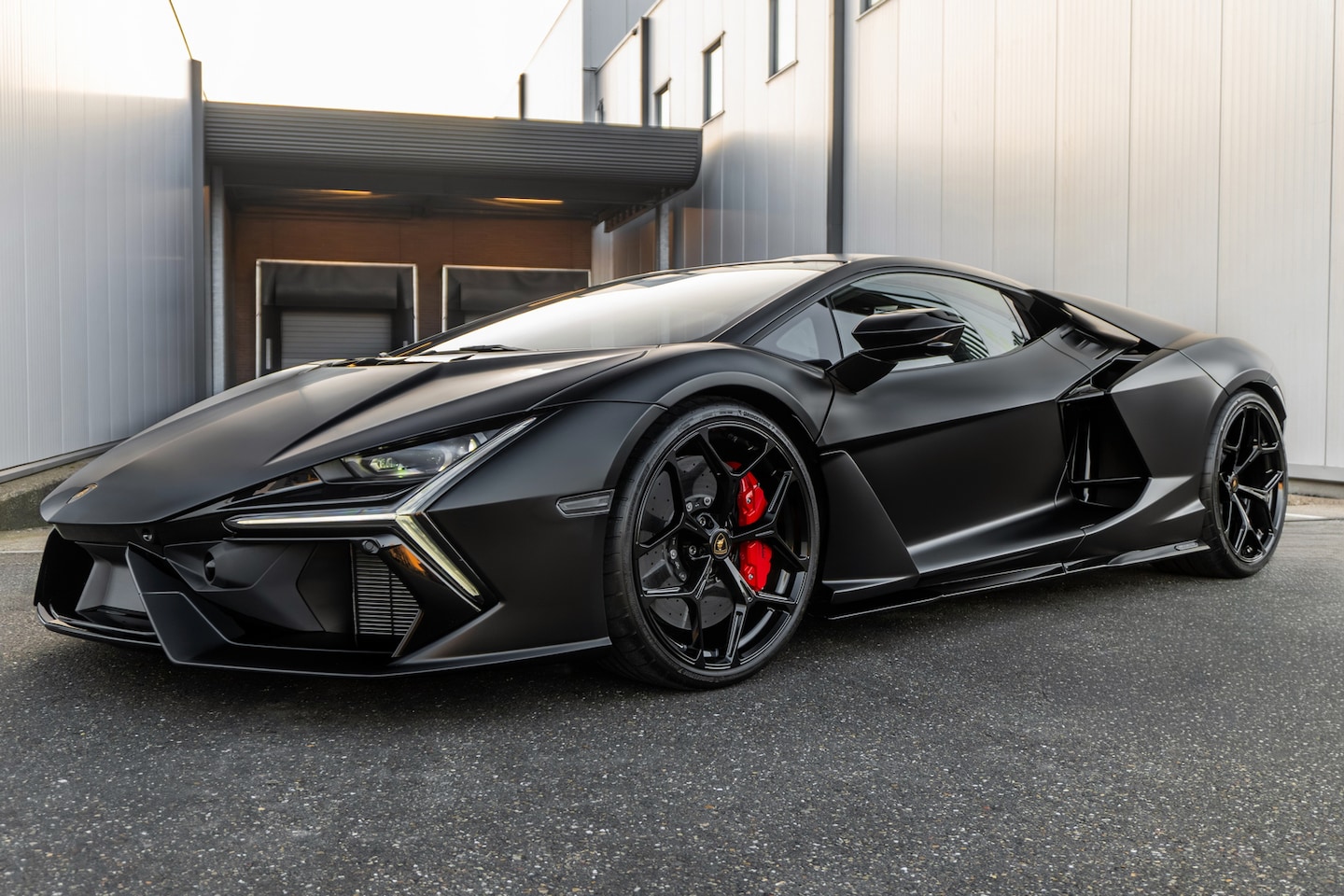 Lamborghini Revuelto - - Nero Helene - Full Matte PPF - Carbon interior - AutoWereld.nl