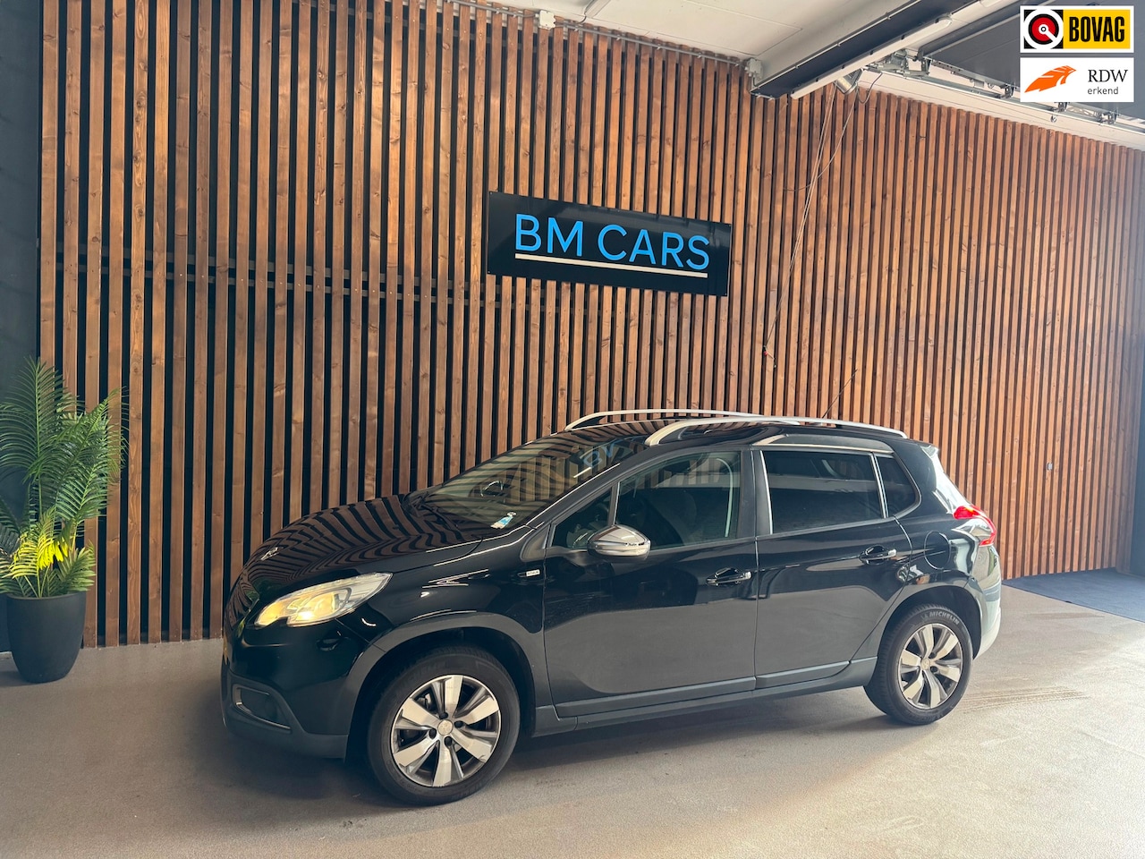 Peugeot 2008 - 1.2 PureTech Style Panodak,Navigatie,2e Eig - AutoWereld.nl