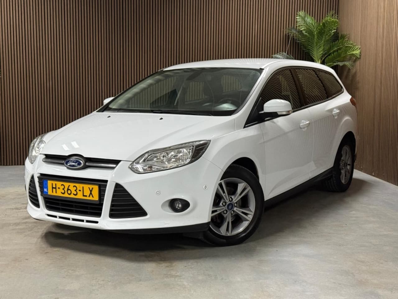 Ford Focus Wagon - 1.0 EcoB. Lease Tr - AutoWereld.nl