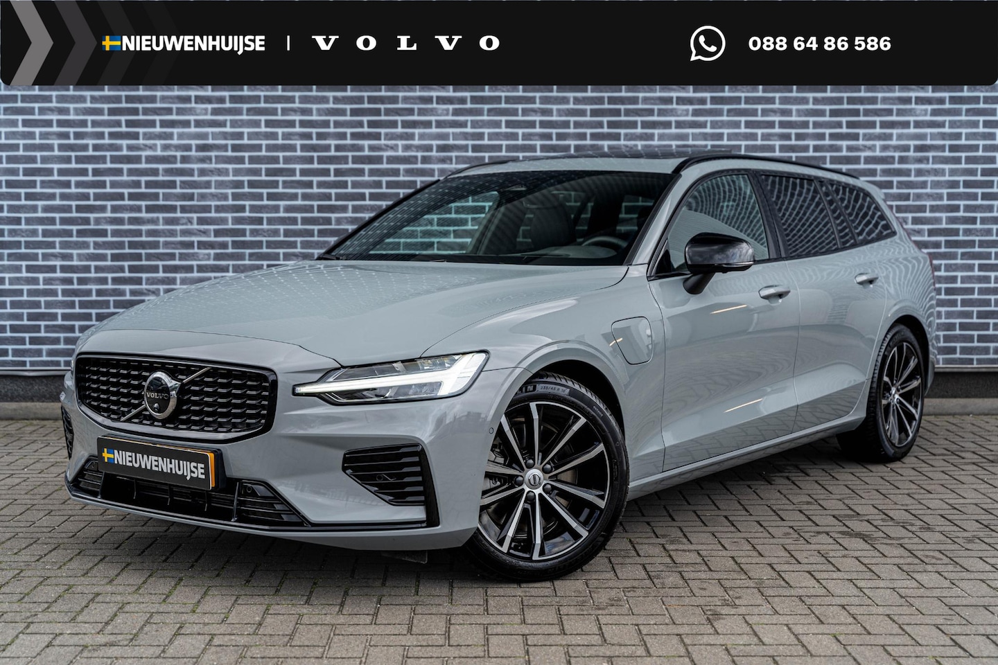 Volvo V60 - 2.0 T8 Plug-in Hybrid AWD Plus Dark | PHEV | Trekhaak | Sportstoelen | Panoramadak | Harma - AutoWereld.nl