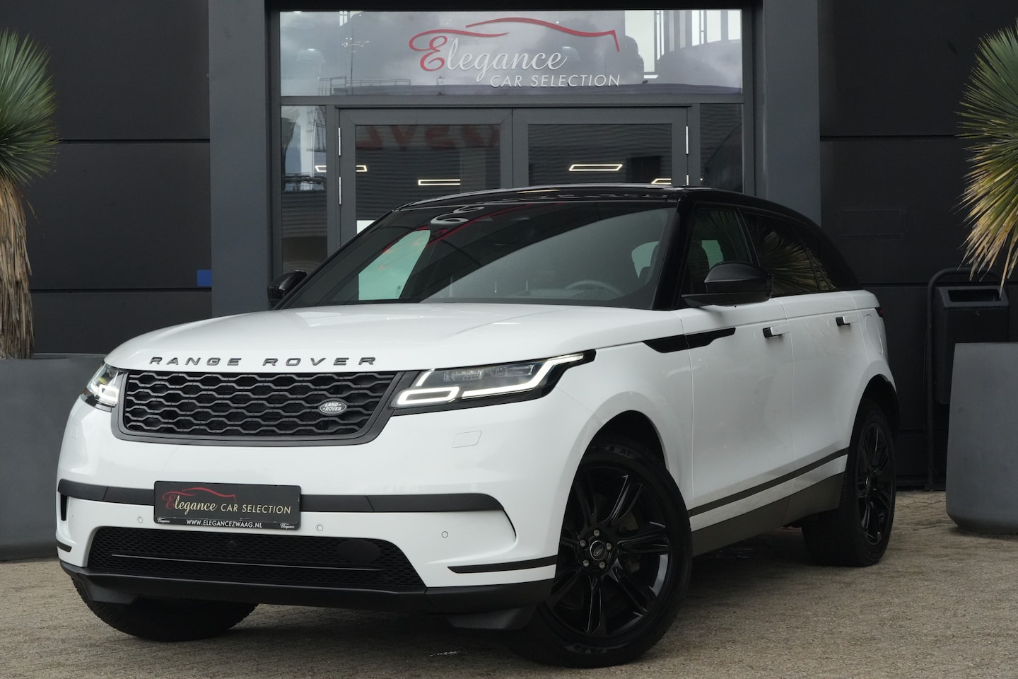 Land Rover Range Rover Velar - 2.0 P400e AWD Dynamic SE | PHEV | 404 PK | Pano | Meridian | Camera De Velar P400e is qua - AutoWereld.nl